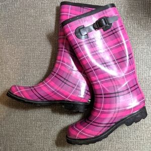 Pink and black plaid rain boats